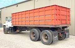 1994 Chevrolet C70 Kodiak tandem axle grain truck