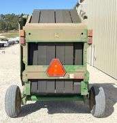 John Deere 458 Standard round baler