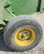 John Deere 458 Standard round baler