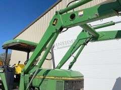 John Deere 6200 tractor w/ loader