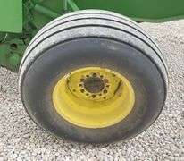 John Deere 435 round baler
