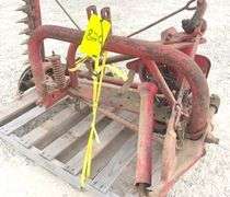 Massey Ferguson 7' 3-pt. sickle mower