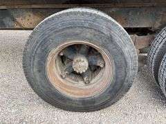 1994 Chevrolet C70 Kodiak tandem axle grain truck