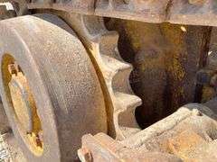 John Deere 450-B crawler loader