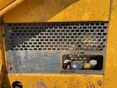 John Deere 450-B crawler loader