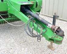 John Deere 435 round baler