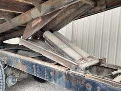 1994 Chevrolet C70 Kodiak tandem axle grain truck