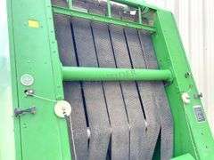 John Deere 435 round baler