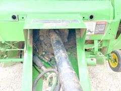 John Deere 435 round baler