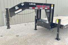 2022 Trailerman 32.5' gooseneck flatbed w/ hydraulic dovetail