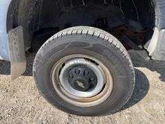 1994 Chevrolet 2500 4x4 w/ snow plow & spreader