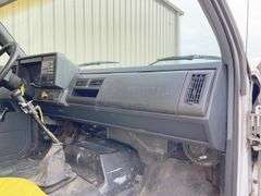 1994 Chevrolet C70 Kodiak tandem axle grain truck