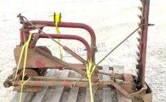 Massey Ferguson 7' 3-pt. sickle mower