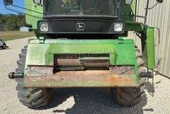 John Deere 4425 combine