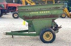 John Deere 301 fertilizer spreader