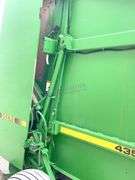 John Deere 435 round baler