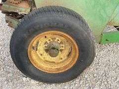 John Deere 301 fertilizer spreader