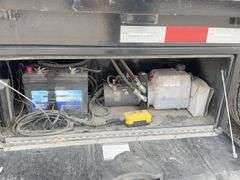 2022 Trailerman 32.5' gooseneck flatbed w/ hydraulic dovetail