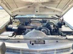 1994 Chevrolet 2500 4x4 w/ snow plow & spreader