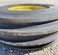 John Deere 6200 tractor w/ loader