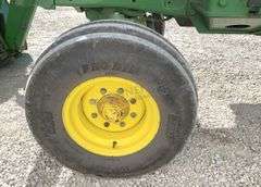 John Deere 6200 tractor w/ loader