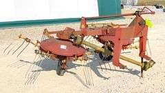 New Holland 254 3-point tedder rake