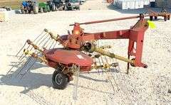 New Holland 254 3-point tedder rake