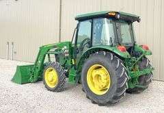 2022 John Deere 5065E tractor w/ loader