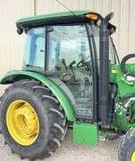 2022 John Deere 5065E tractor w/ loader