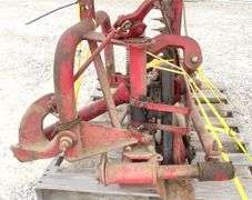 Massey Ferguson 7' 3-pt. sickle mower