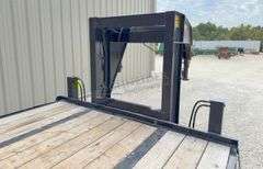 2022 Trailerman 32.5' gooseneck flatbed w/ hydraulic dovetail