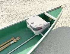 Coleman poly/alum. 17' canoe w/ paddles