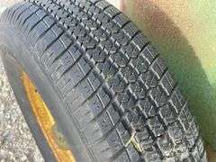 John Deere 301 fertilizer spreader