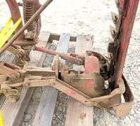 Massey Ferguson 7' 3-pt. sickle mower