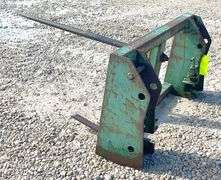 Balemaster quick attach bale spear for JD style quick attach