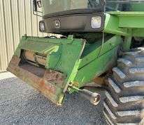 John Deere 4425 combine