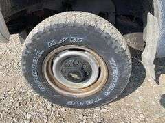 1994 Chevrolet 2500 4x4 w/ snow plow & spreader