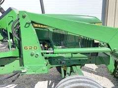 John Deere 6200 tractor w/ loader