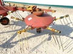 New Holland 254 3-point tedder rake