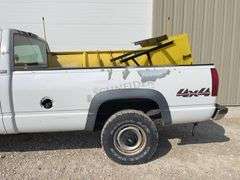 1994 Chevrolet 2500 4x4 w/ snow plow & spreader