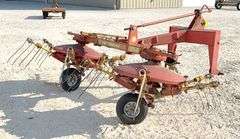 New Holland 254 3-point tedder rake