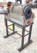 Ridgid 1822-I pipe threader on stand