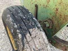 John Deere 301 fertilizer spreader