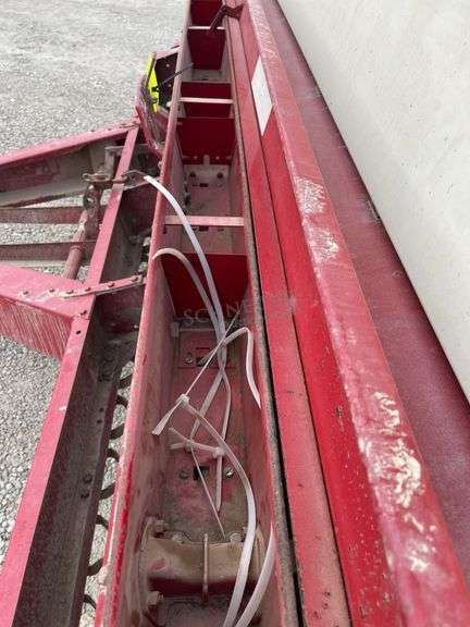 International 510 10' grain drill