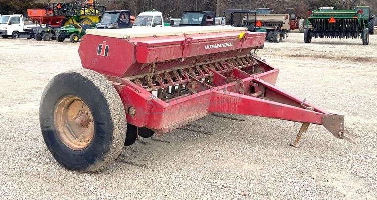 International 510 10' grain drill
