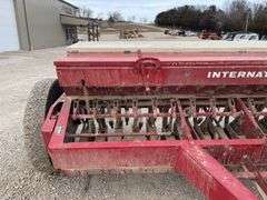 International 510 10' grain drill