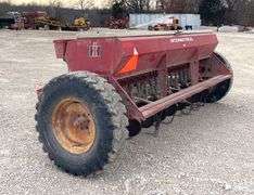 International 510 10' grain drill
