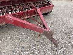 International 510 10' grain drill