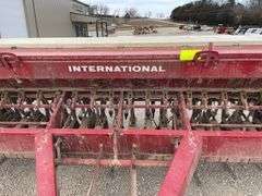 International 510 10' grain drill