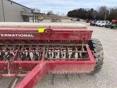 International 510 10' grain drill